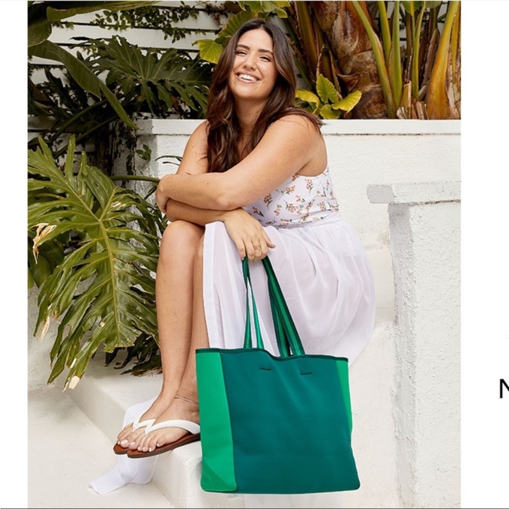 ❤️Summersalt - Green Neoprene Beach Tote
